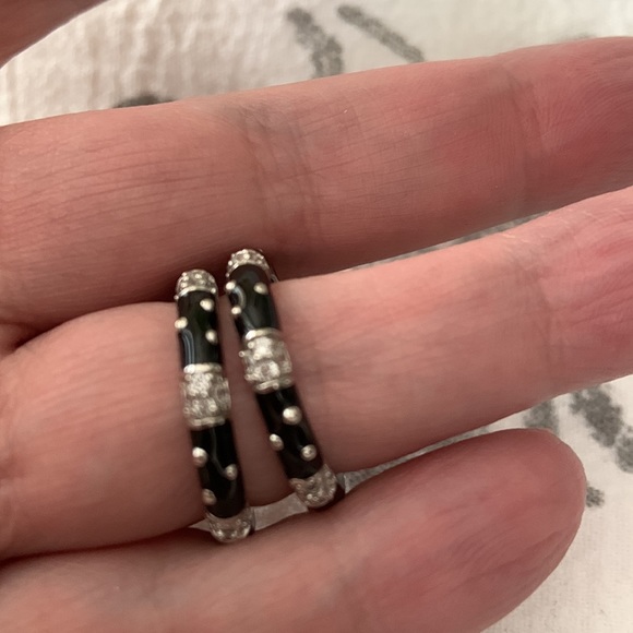 Black enameled rings with Diamonique stones. - Picture 4 of 6